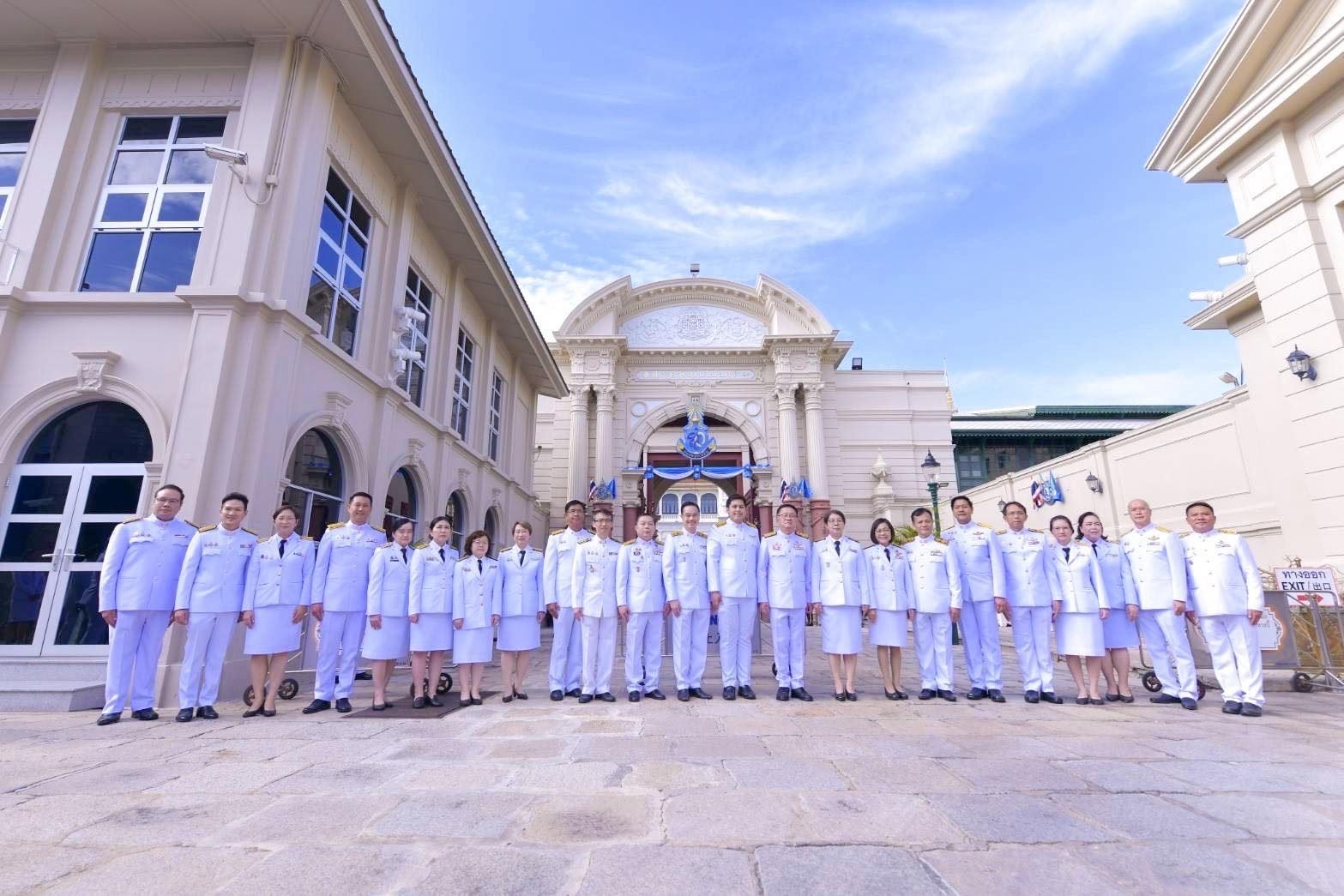 bdi-well-wishes-queen-sirikit-grandpalace-005