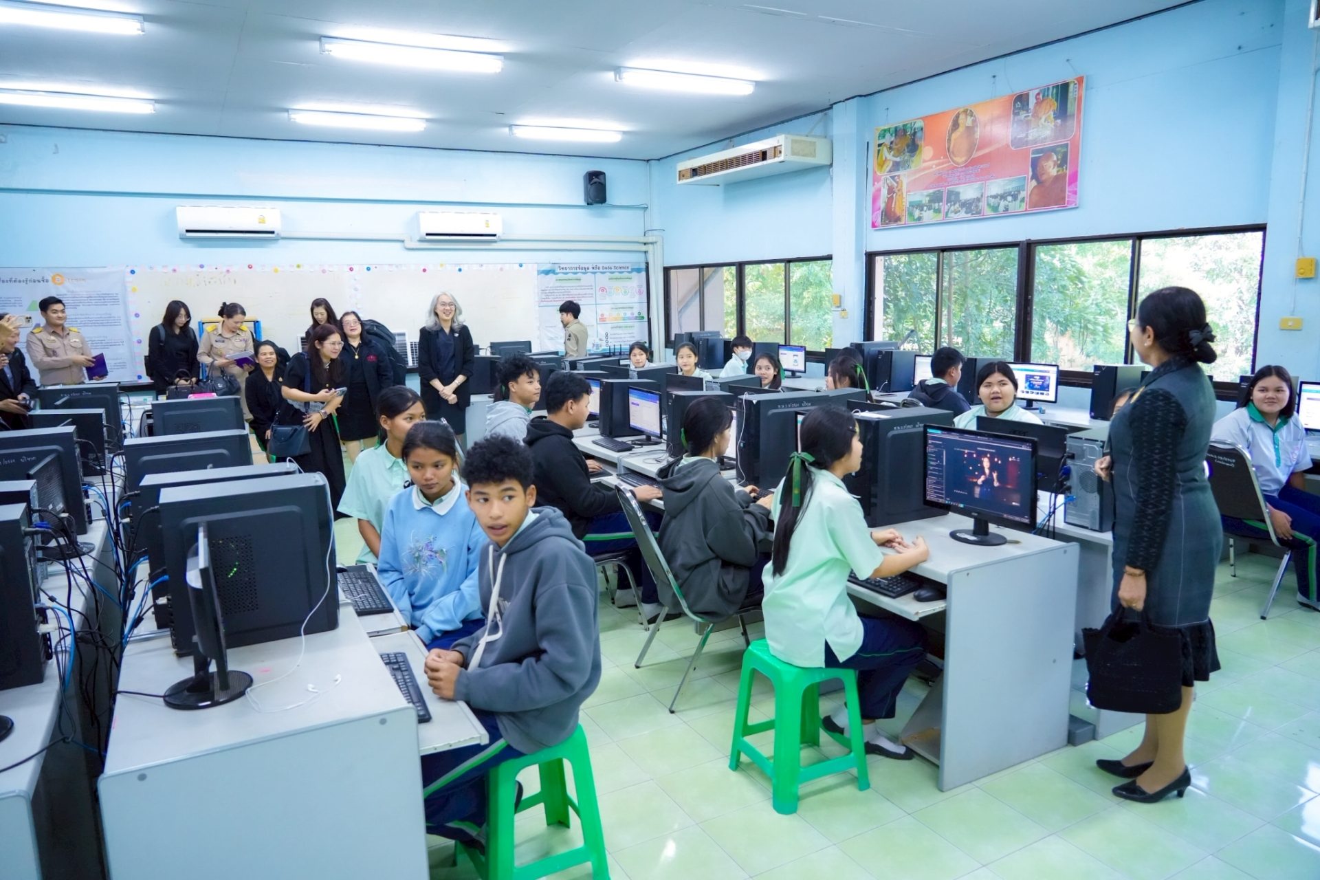 LINE_ALBUM_ลงพื้นที่ จ.กาญ 22 ธ.ค. 68_251223_59